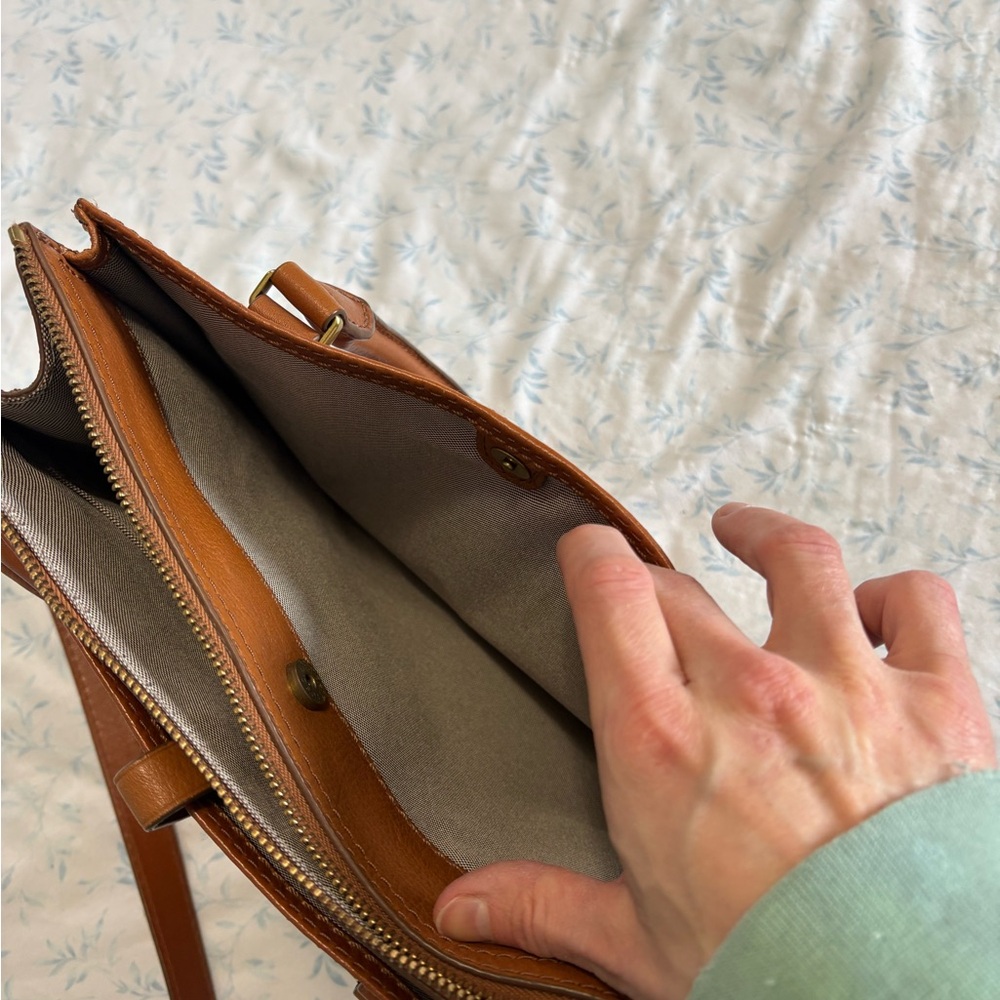 Fossil Leather crossbody - Picture 6 of 6